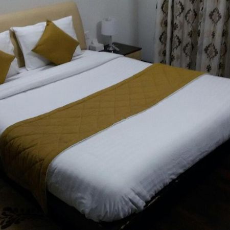 Royal Service Apatment Pimpri-Chinchwad Екстер'єр фото