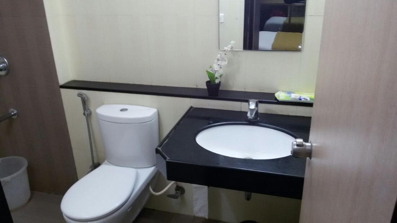 Royal Service Apatment Pimpri-Chinchwad Екстер'єр фото