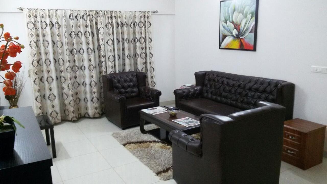Royal Service Apatment Pimpri-Chinchwad Екстер'єр фото